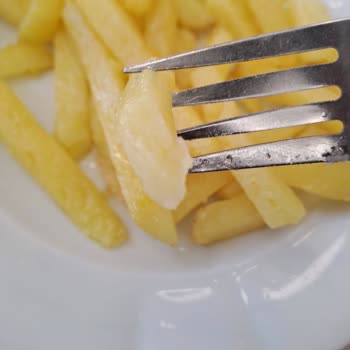 KYK Yurdu Yemekhane Ve Kantininde Kalitesiz Yemek Sorunu