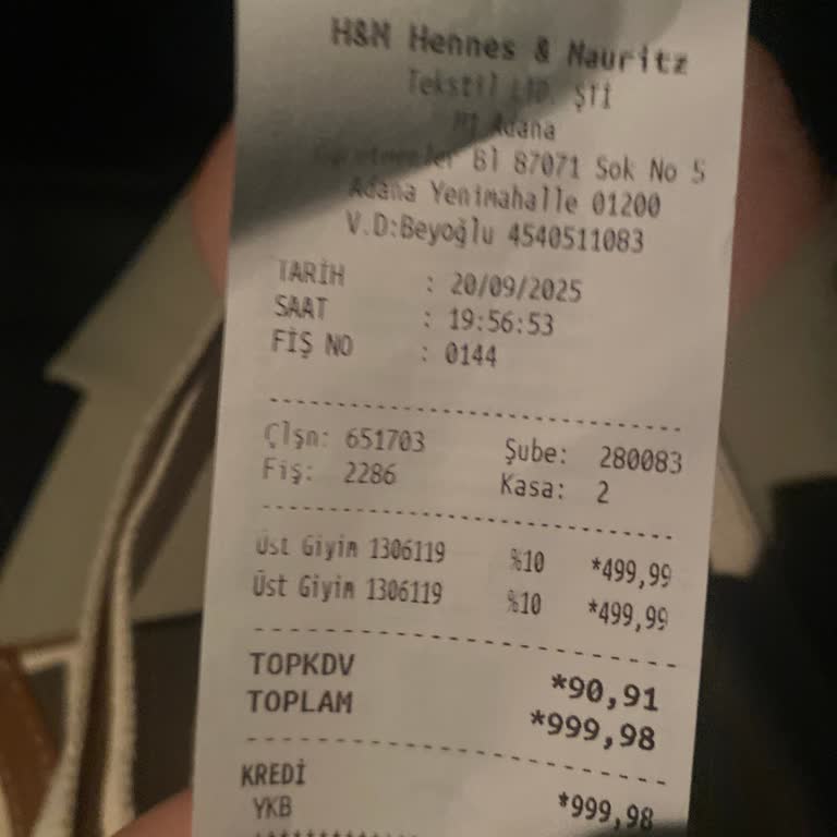 H&M Adana Real AVM'de Kaba Çalışan Nedeniyle Alışverişimi Yarıda Bıraktım
