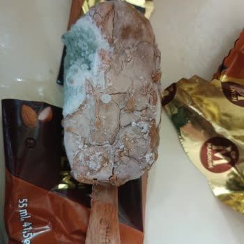 Tarihi Geçmemiş Magnum Mini Dondurmada Küf Ve Sağlık Endişesi