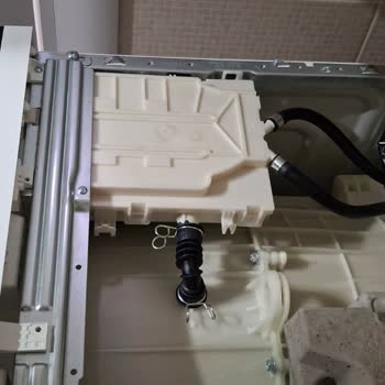 Samsung Çamaşır Makinesinde Garanti Süresinde Paslanma Ve Boya Atması Sorunu