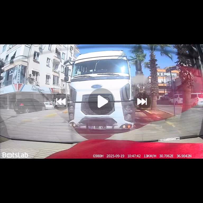 Belediyeye Ait Araç Hakkında Kimse Bilgi Vermiyor