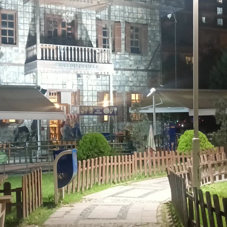 Devlete Ait İşletmede Lavabo Kullanımına İzin Verilmemesi Ve Personelin Kaba Davranışı