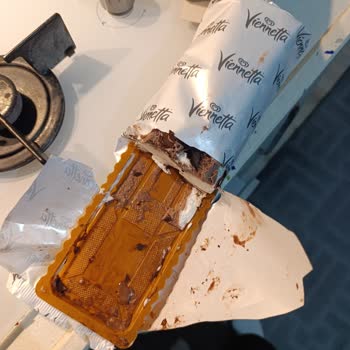 Dondurma İçinden Çıkan Sert Plastik Parça Sağlık Riski Yarattı