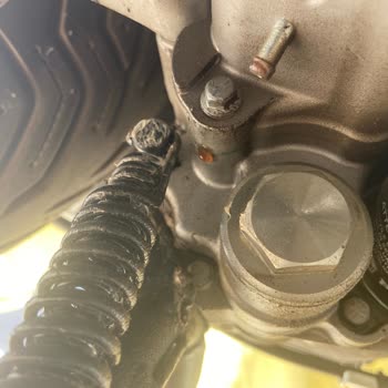 Yeni Alınan Vespa Motosiklette Sürekli Yağ Sızıntısı Ve Servis Sorunları Nedeniyle Mağduriyet