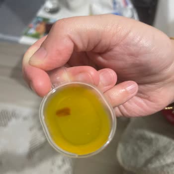 Aldığım Şurubun İçinde Kahverengi Tortular Çıktı, Değişim Talep Ediyorum