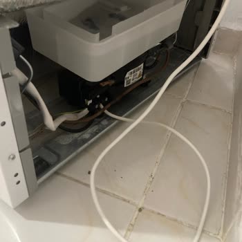 Vestel Buzdolabında Sürekli Tekrarlayan Su Sızıntısı Ve Yetersiz Çözüm