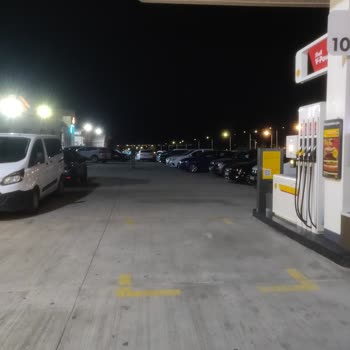 Shell İstasyonunda Park Sorunu Ve Yakıt Bulunmaması Mağduriyet Yaşattı