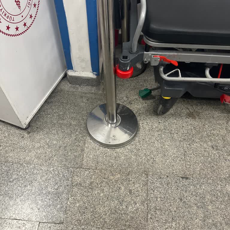 Acil Serviste Güvenlik Görevlilerinin İlgisizliği Nedeniyle Mağduriyet Yaşadık