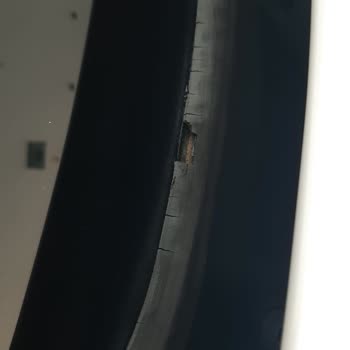 BMW 3 Serisi Cam Fitilinde Deformasyon Ve Ücretsiz Değişim Talebi