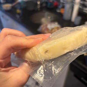 Peynir Paketinden Böcek Benzeri Madde Çıkması Hijyen Endişesi Yarattı