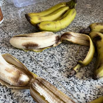 Getir'den Gelen Muzlar Hem Küçük Hem De Çürük Çıktı