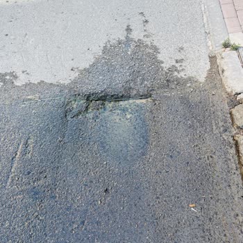 Asfalt Yama Sonrası Oluşan Çukur Ve Su Sızıntısı Mağduriyeti