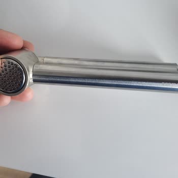 Paslanmaz Çelik Sarımsak Ezici Bir Yıl Dolmadan Soyuldu Ve Rengini Attı