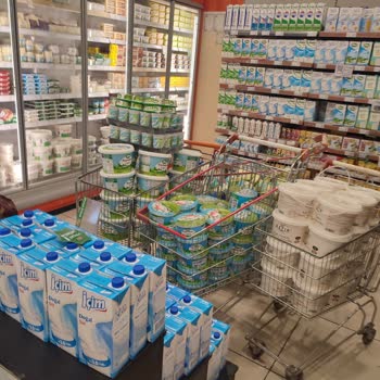 Uysal Market'te Süt Ürünlerinin Uygunsuz Şekilde Saklanması Sağlığımızı Tehdit Ediyor