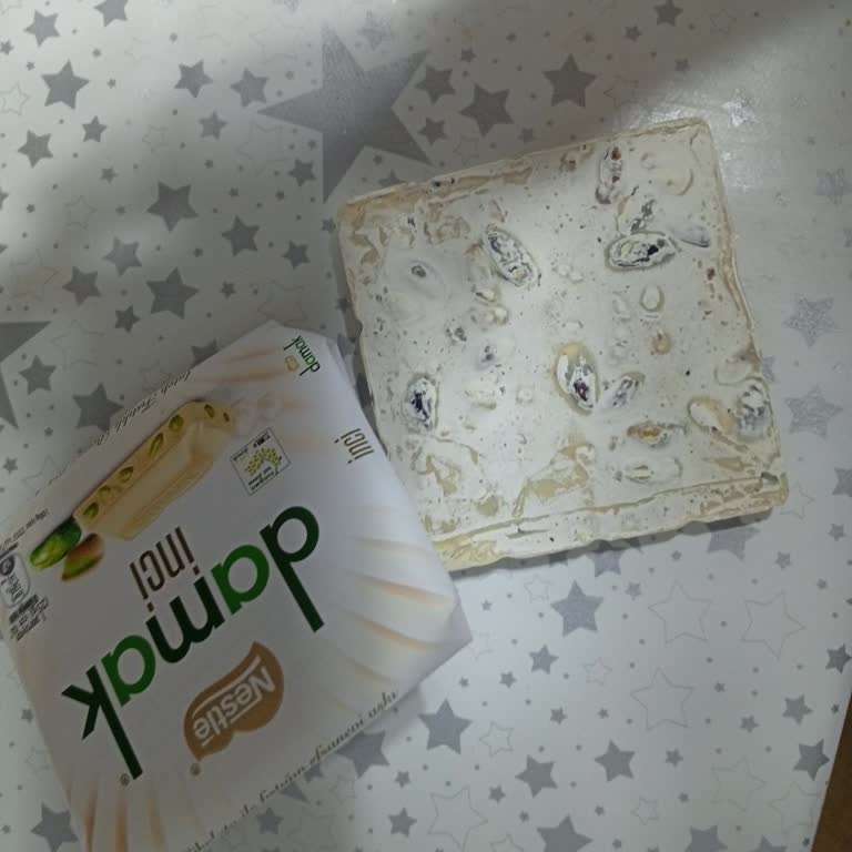 Aldığım Nestle Damak Çikolatada Küf Çıktı, Firma Ve Marketten Yanıt Alamıyorum