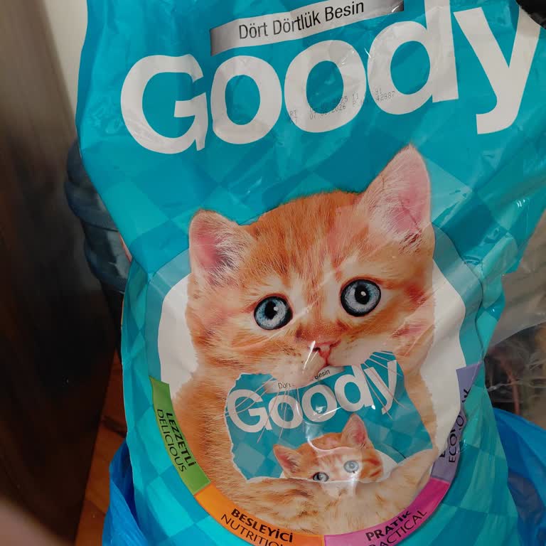 Aldığım Kedi Maması Orijinal Değil, Kediler Yemiyor Ve İade Talep Ediyorum