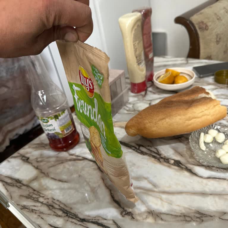 Aldığım Lays Fırından Patates Cipsinin Paketi Havasız Ve Ürünü Eksik Çıktı
