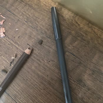 Aldığım Kaş Kalemi İlk Kullanımda Kırıldı, Para İadesi Talep Ediyorum