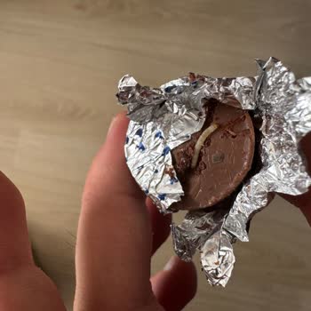 Aldığım Çikolatadan Kurt Çıkması Nedeniyle Sağlık Ve Hijyen Endişesi