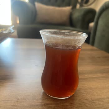 Aldığım Çay Bulanık Ve Kötü Görünüyor, Değişim Talep Ediyorum