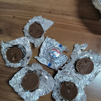 Çikolatanın İçinden Kurt Çıktı, Ücret İadesi Talep Ediyorum