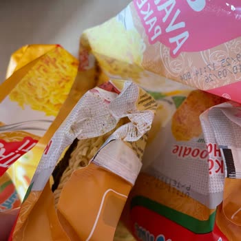 Aldığım Noodle Paketinde Açık Ürün Ve Sızan Sos Sorunu Yaşadım