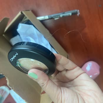 Mac Highlighter Ordered Online Arrived With Hair Inside the Product