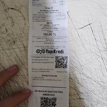 Kötü Kokulu Ve Büyük Kesilmiş Tavuk Döner Nedeniyle Mide Bulantısı Yaşadım