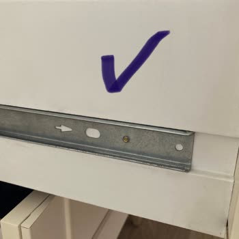 Kurulum Hatası Nedeniyle Komodin Çekmecesi Sürekli Sıkışıyor, Sorun Giderilmiyor