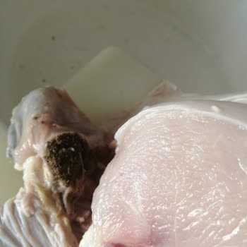 Tavuk Ürününün Temizlenmeden Paketlenmesi Ve Hijyen Sorunu