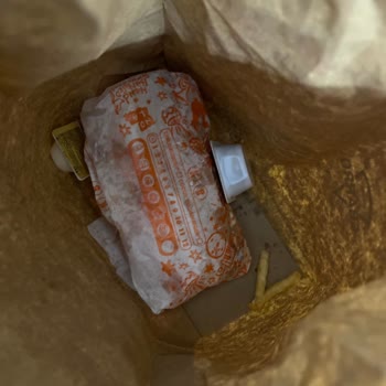 Soğuk Ve Yanık Ürünler, Yetersiz Müşteri Hizmeti: Popeyes İzmir Karşıyaka Siparişimde Büyük Hayal Kırıklığı