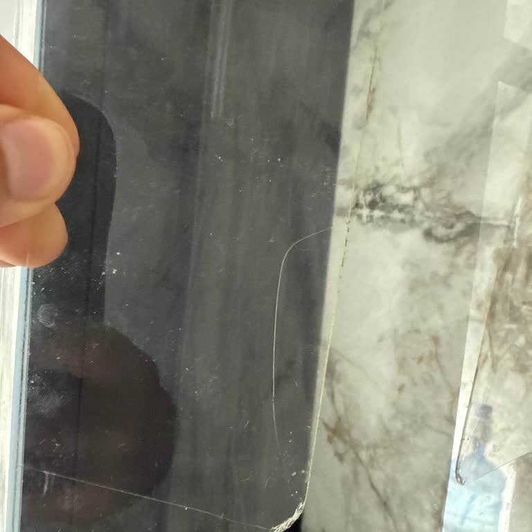 Düz Düşmede Kırılan Spigen Koruyucu Cam Ve Müşteri Hizmetlerine Ulaşamama