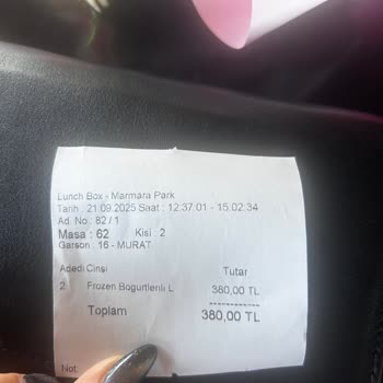 Lunch Box Marmara Park’ta Hafta Sonu Oturma Sorunu Ve İlgisiz Hizmet