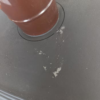 Yeni Alınan Şöminenin Boyası İlk Kullanımda Döküldü