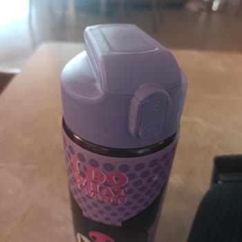 Eksik Parçalı Suluk Ve İlgisiz Mağaza Çalışanları