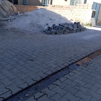 Çocukların Oyun Alanını Kapatan Kum, Mahallede Sağlık Sorunlarına Yol Açıyor