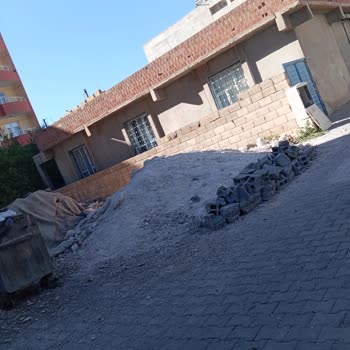 Çocukların Oyun Alanını Kapatan Kum, Mahallede Sağlık Sorunlarına Yol Açıyor