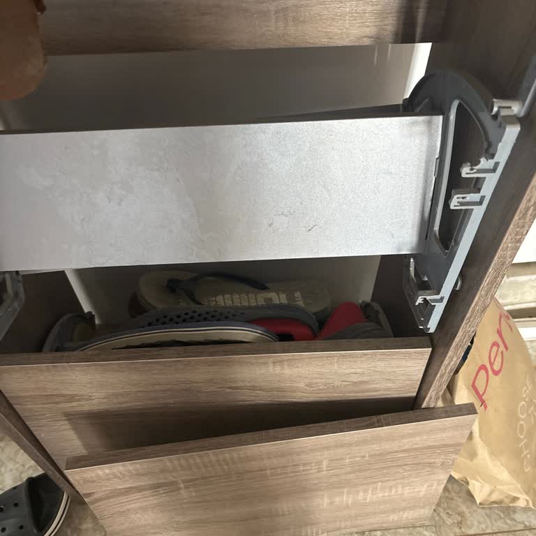 Ayakkabılık Raf Destek Parçası Kırıldı, Yedek Parça Temininde Sorun Yaşıyorum