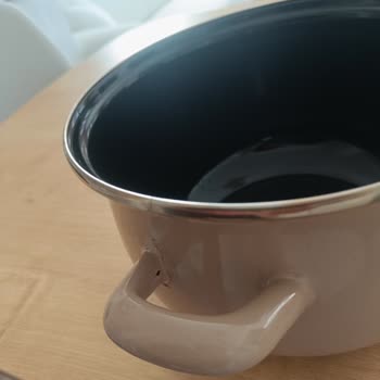 Kızartma Tenceresindeki Üretim Hatası Nedeniyle Sürekli Yağ Sızdırıyor