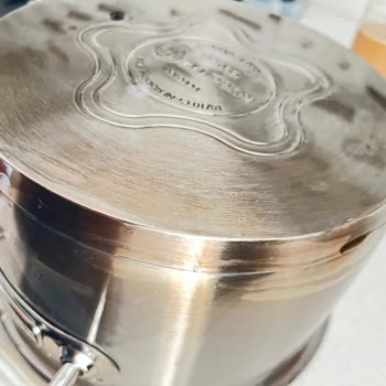 Yeni Alınan Tencere Setinde İlk Kullanımdan İtibaren Kalıcı Yanık Ve Lekeler Oluştu