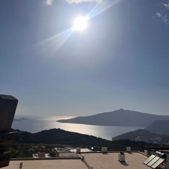 Kötü Ev Koşulları Ve Saygısız Hizmet Deneyimi