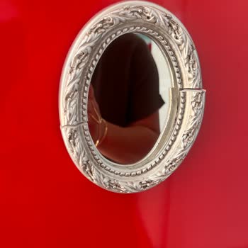 Kötü Ev Koşulları Ve Saygısız Hizmet Deneyimi