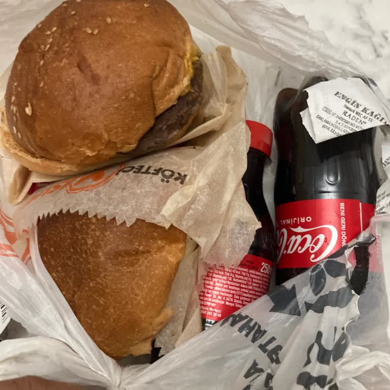 Köfteci Yusuf Siparişim Kutusuz Ve Hijyensiz Şekilde Teslim Edildi