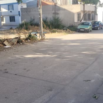 Boş Arsa Çevre Kirliliği Mahalle Sakinlerini Endişelendiriyor