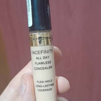Max Factor Facefinity Concealer Failed to Cover Dark Circles and Did Not Meet Expectations