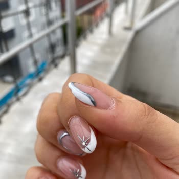 Bakırköy Şubesinde Kalıcı Oje Hizmetinde Memnuniyetsizlik Ve Ücret İadesi Talebi