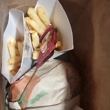 Burger King, cobro indebido y falta de ticket en Autoking, pido reembolso