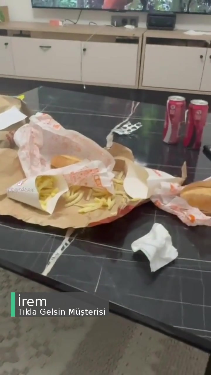 Tıkla Gelsin Siparişin Hem Kusurlu Gelmesi Hem Düzgün Gelmemesi videonun kapak resmi