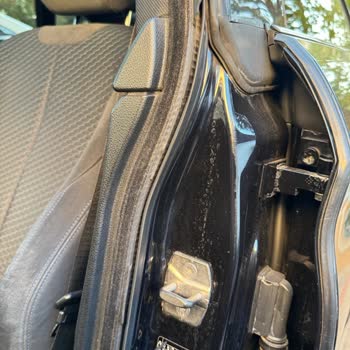 BMW 4.20d Ön Cam Ve Kaput Plastiklerinde Erken Deformasyon Sorunu