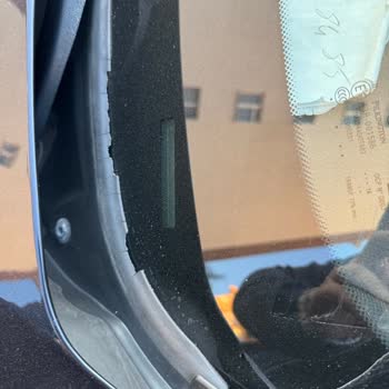 BMW 4.20d Ön Cam Ve Kaput Plastiklerinde Erken Deformasyon Sorunu